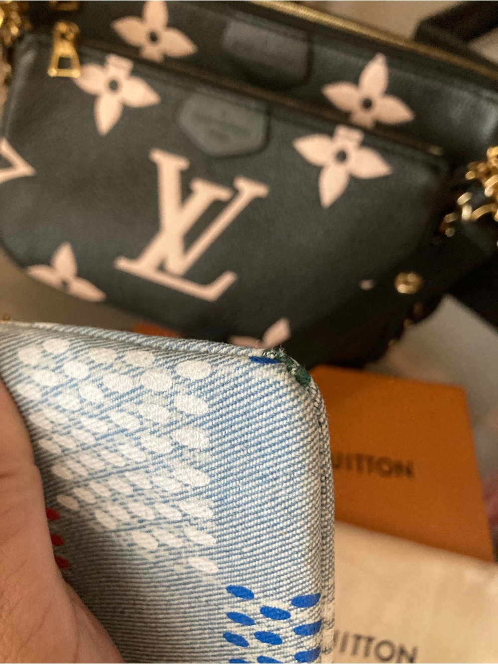 Limited edition RETAIL 650 Louis Vuitton Denim Key Pouch Multicolor Embroidery - Picture 11 of 16